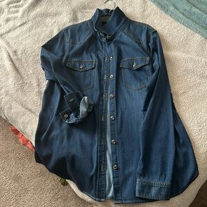 Classic denim button down top. Size Medium.